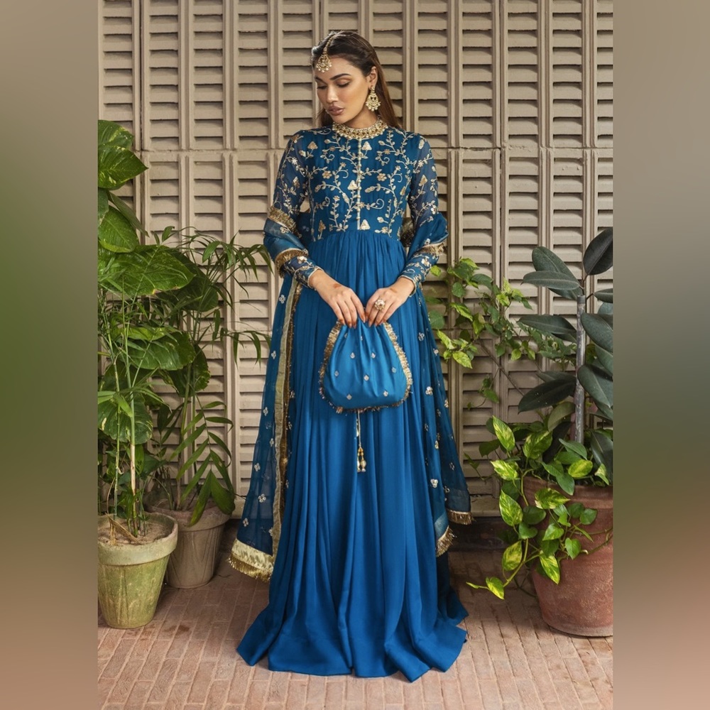 Allure 4 Piece Pakistani Dress New Size Medium
